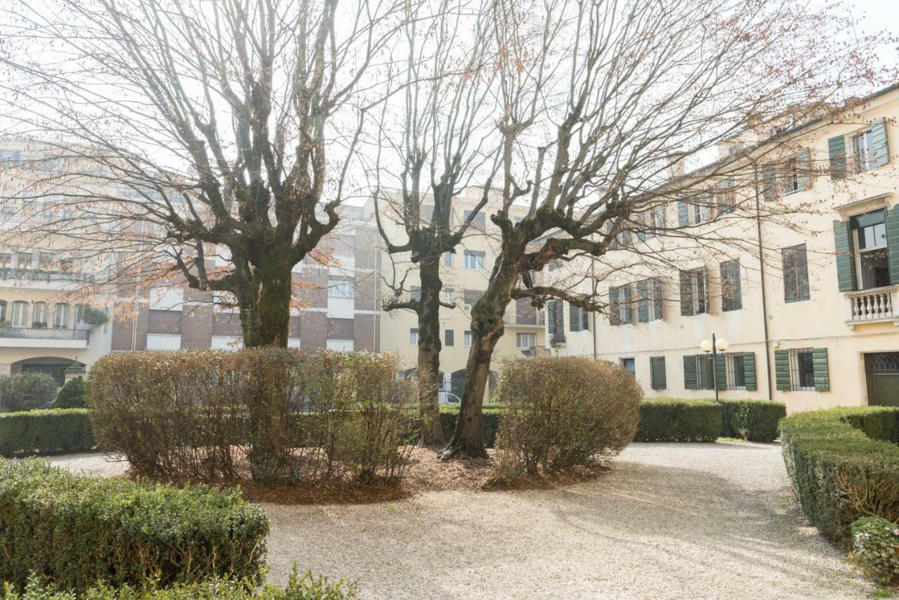 Catoo Dimora Di Design Park In Palazzo Nobiliare Al Duomo Apartment Padova Ngoại thất bức ảnh